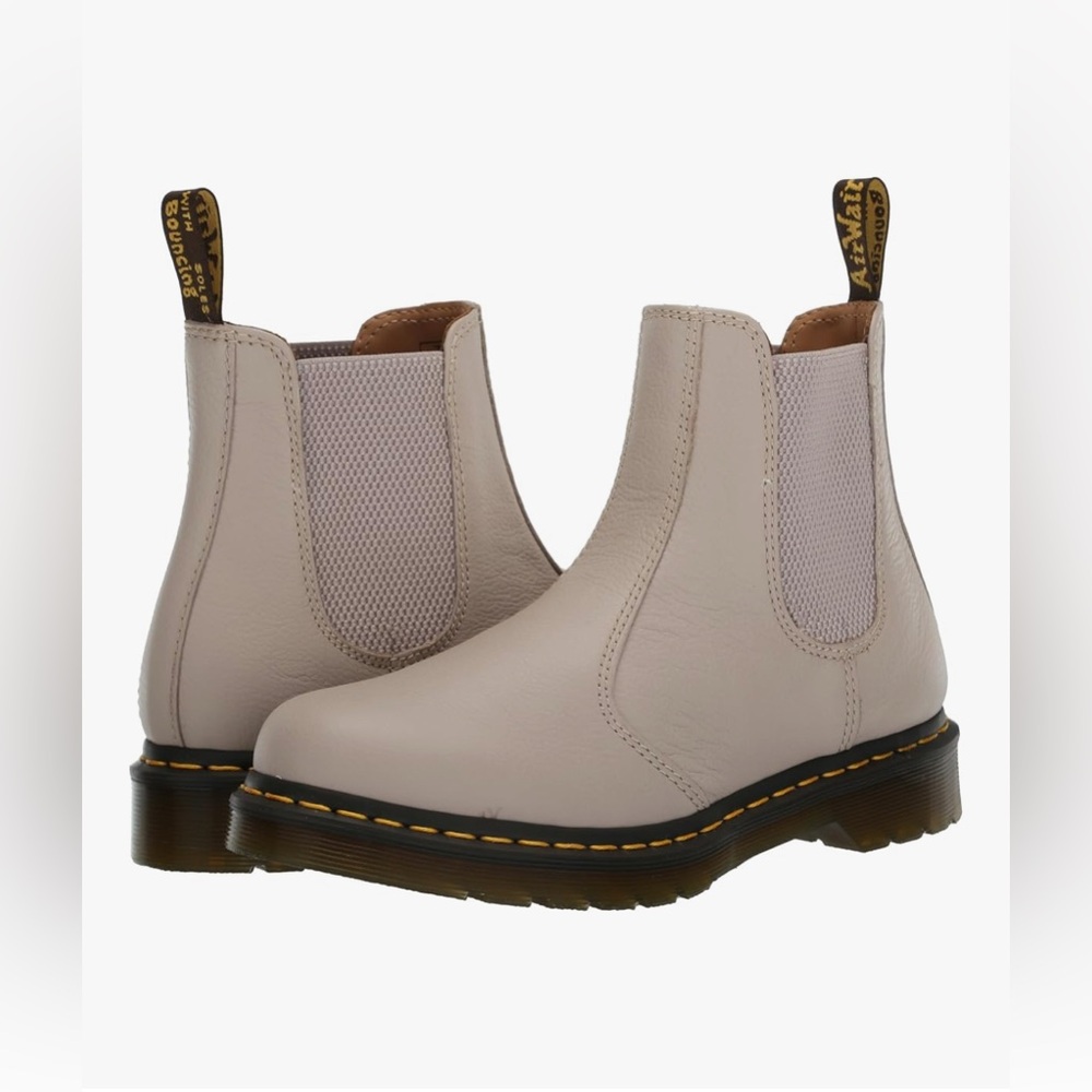 Dr. Martens Women's 2976 Virginia Chelsea Boot, Vintage Taupe, Size 9, GUC!